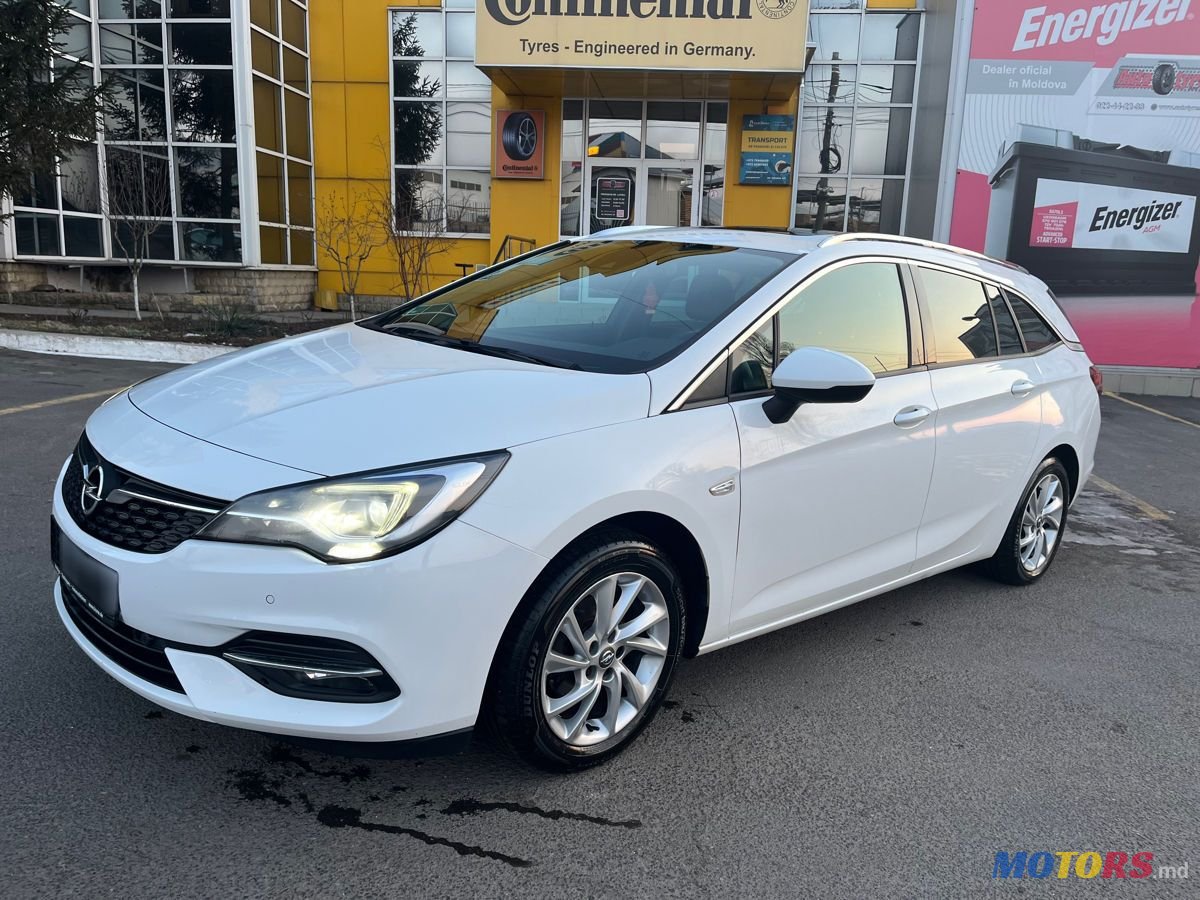 2020' Opel Astra photo #1