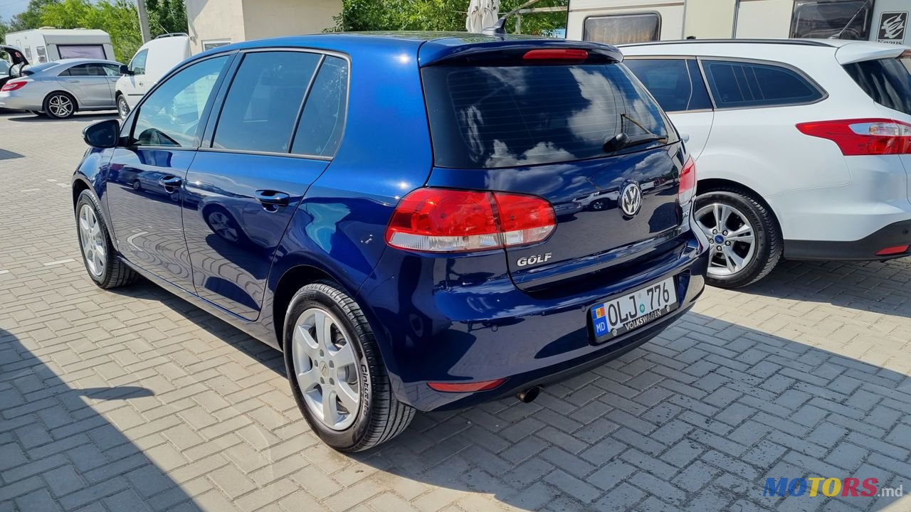 2011' Volkswagen Golf photo #1