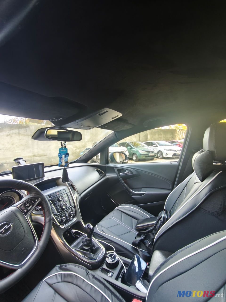 2010' Opel Astra photo #4