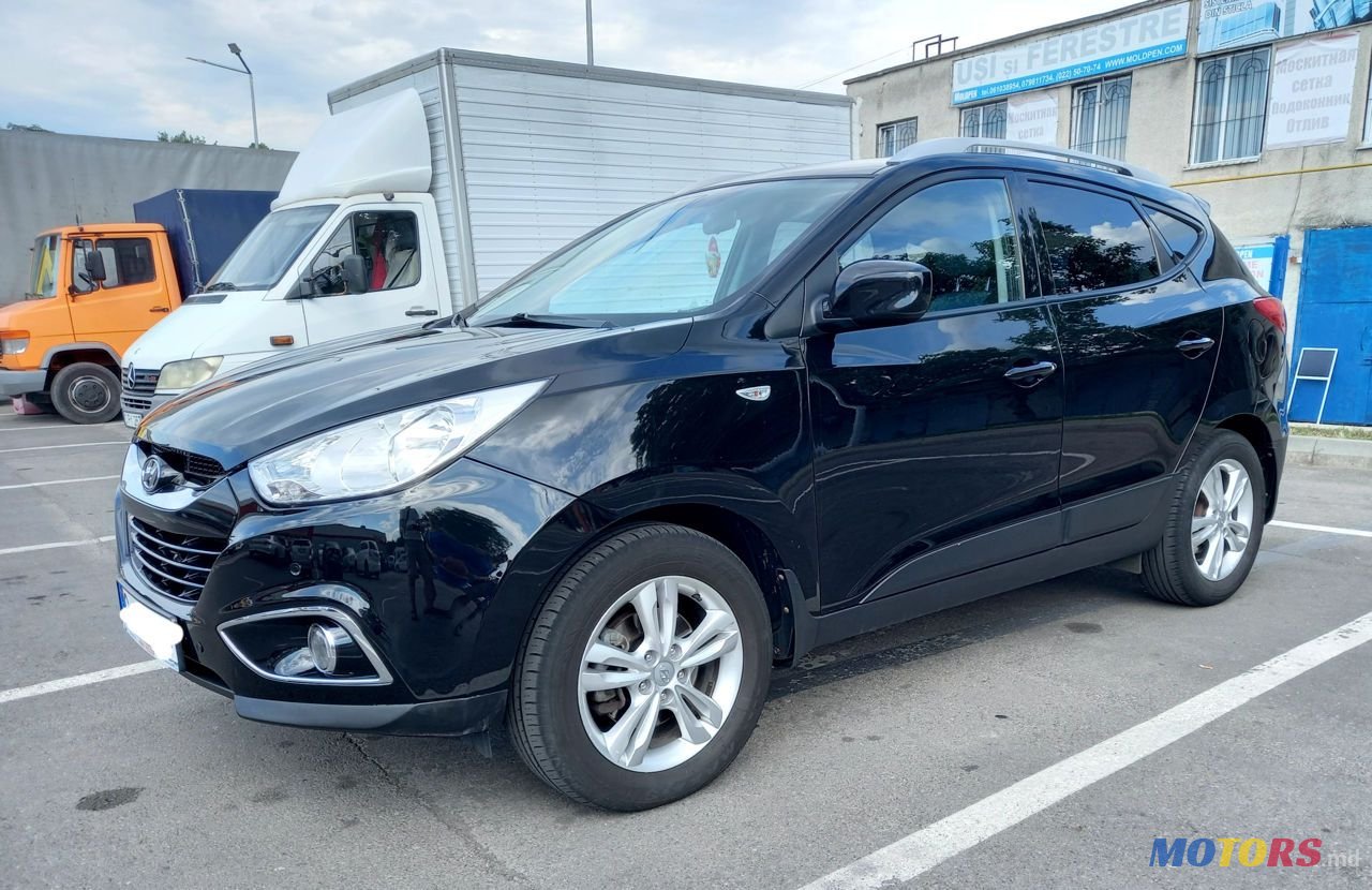 2011' Hyundai ix35 photo #2