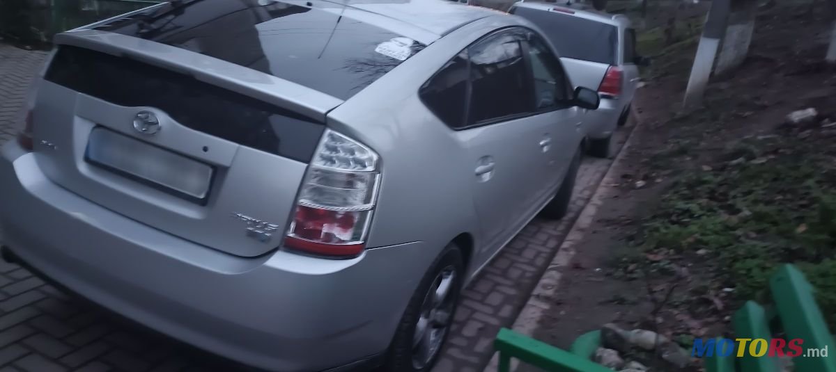 2007' Toyota Prius photo #2