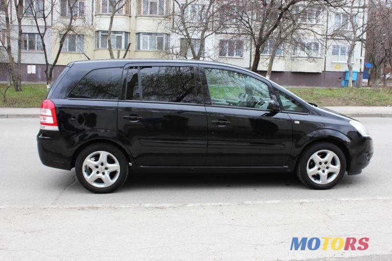 2008' Opel Zafira photo #2