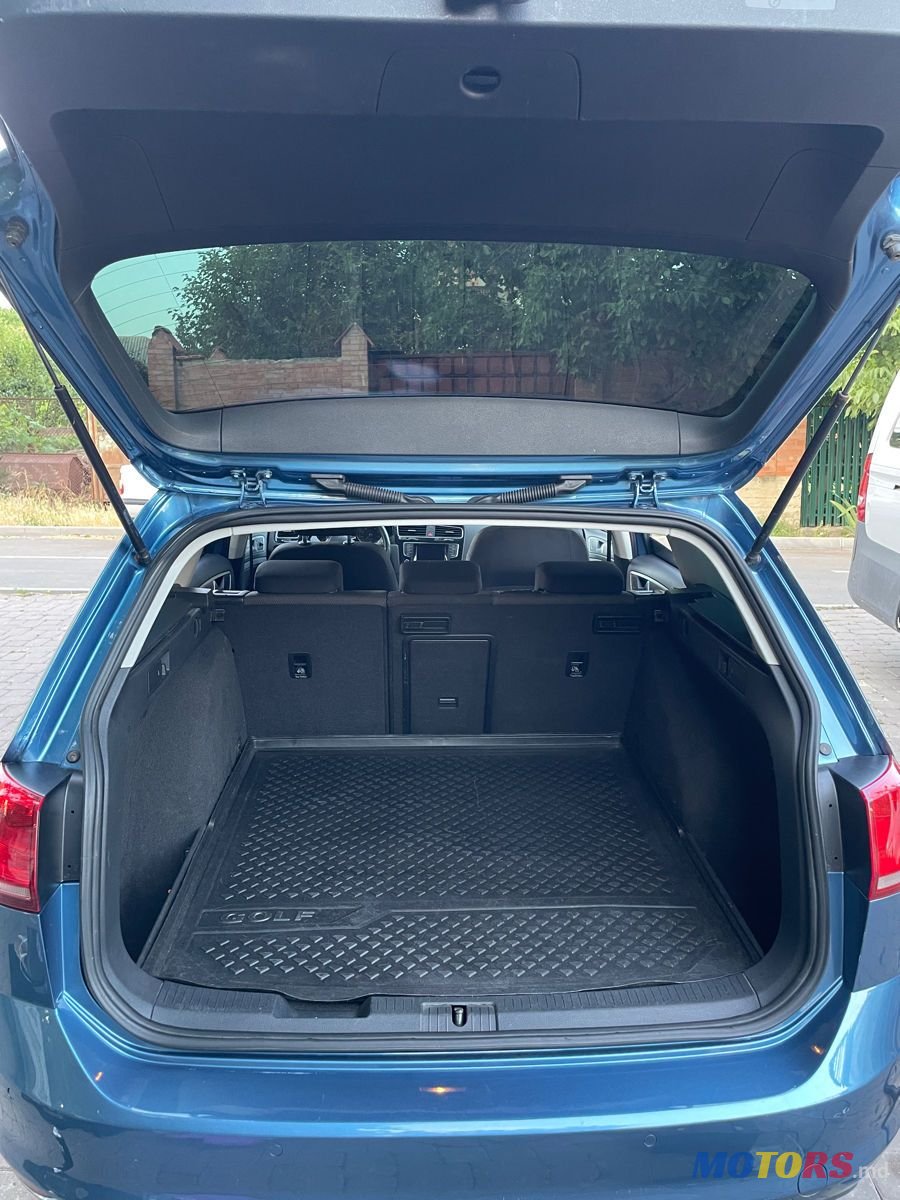 2015' Volkswagen Golf photo #5