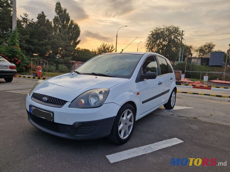 2007' Ford Fiesta photo #2