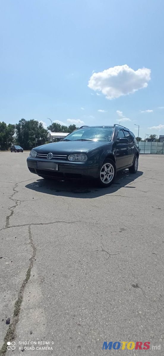 2003' Volkswagen Golf photo #2