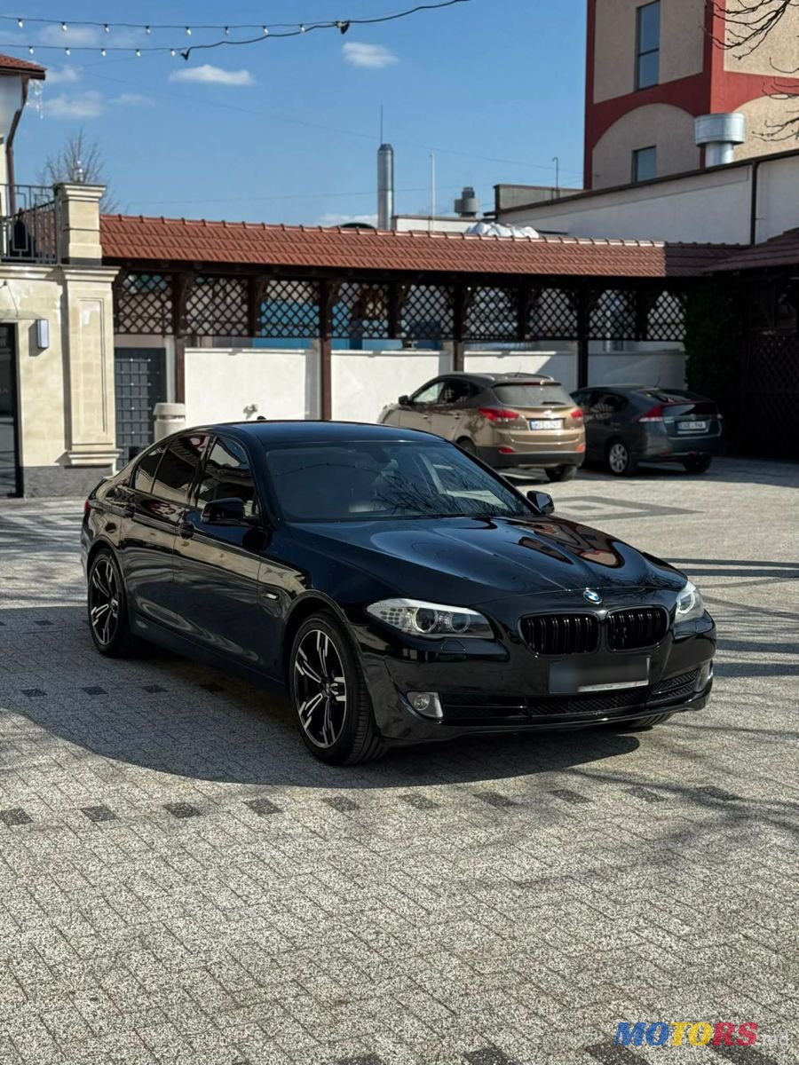 2012' BMW 5 Series photo #1