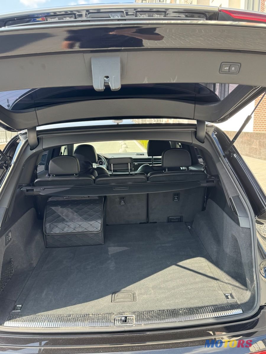 2020' Audi Q7 photo #4