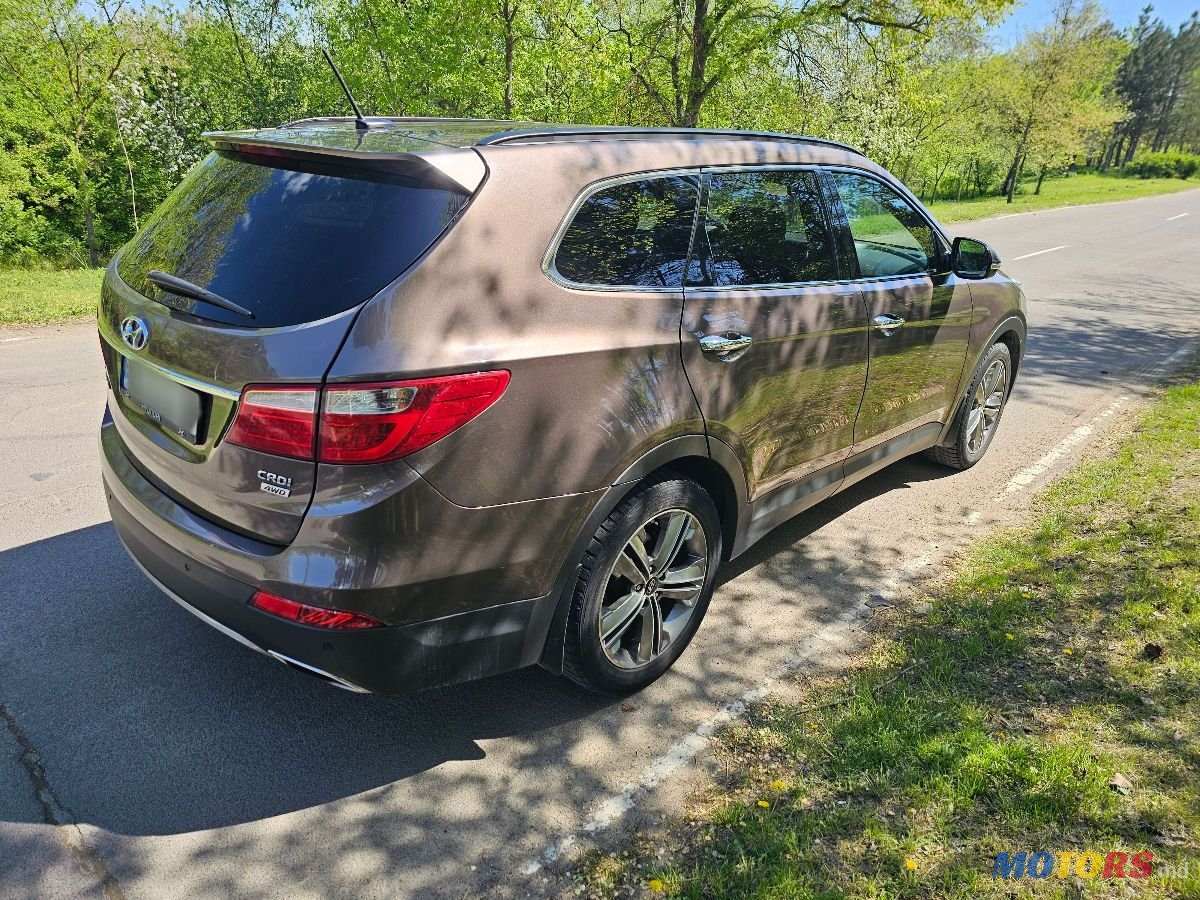2014' Hyundai Santa Fe photo #3