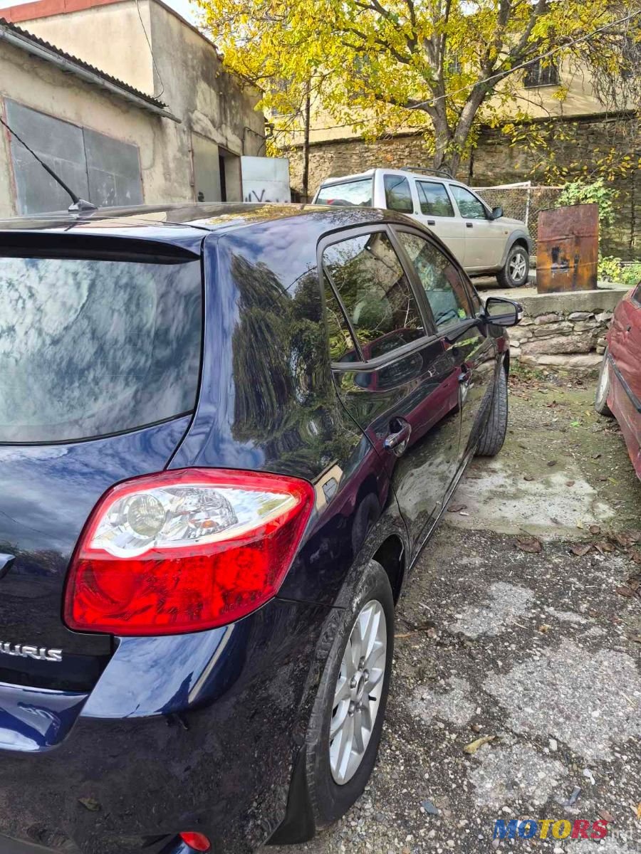 2010' Toyota Auris photo #5