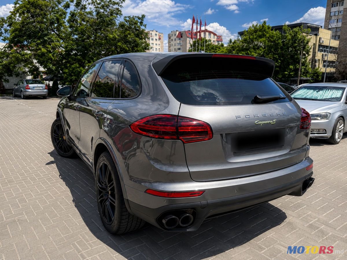 2016' Porsche Cayenne photo #4