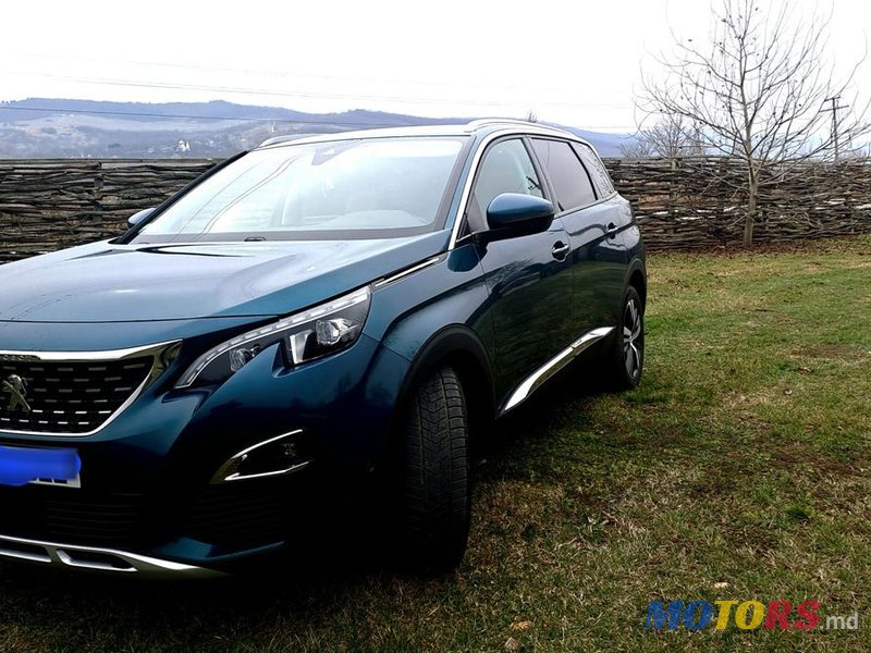 2020' Peugeot 5008 photo #2