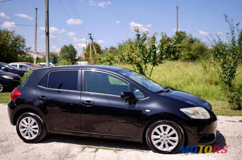 2009' Toyota Auris photo #5