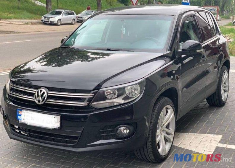 2012' Volkswagen Tiguan photo #2