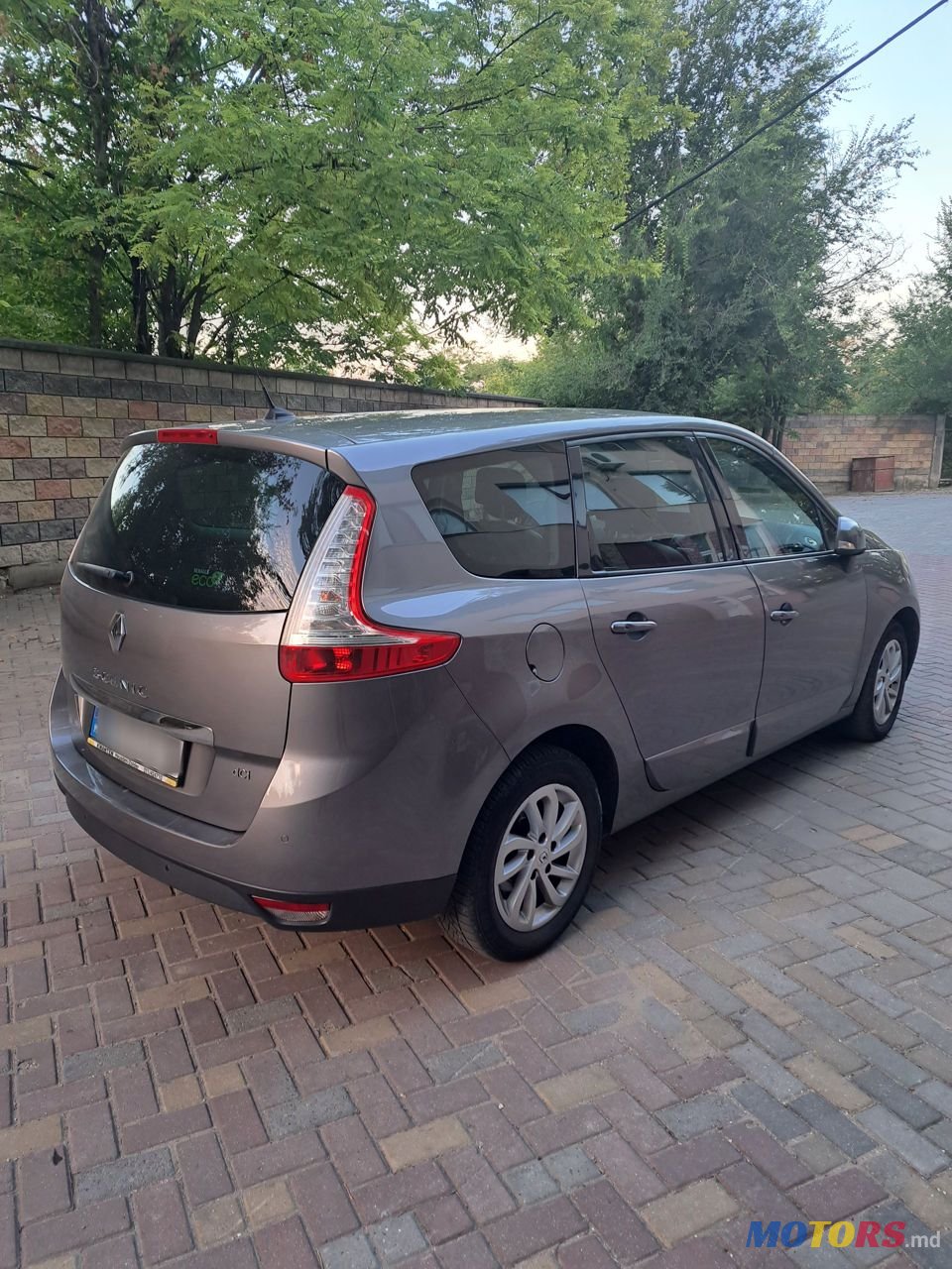 2014' Renault Grand Scenic photo #2