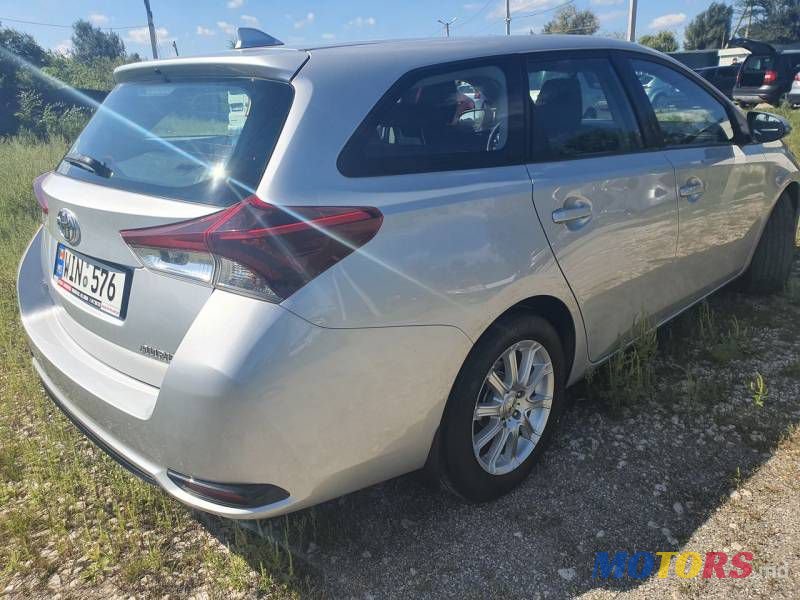 2016' Toyota Auris photo #3