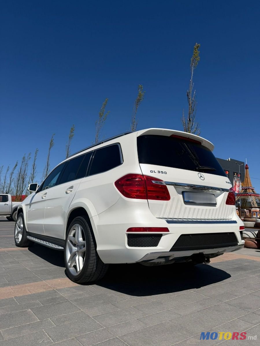 2013' Mercedes-Benz GL-Class photo #3
