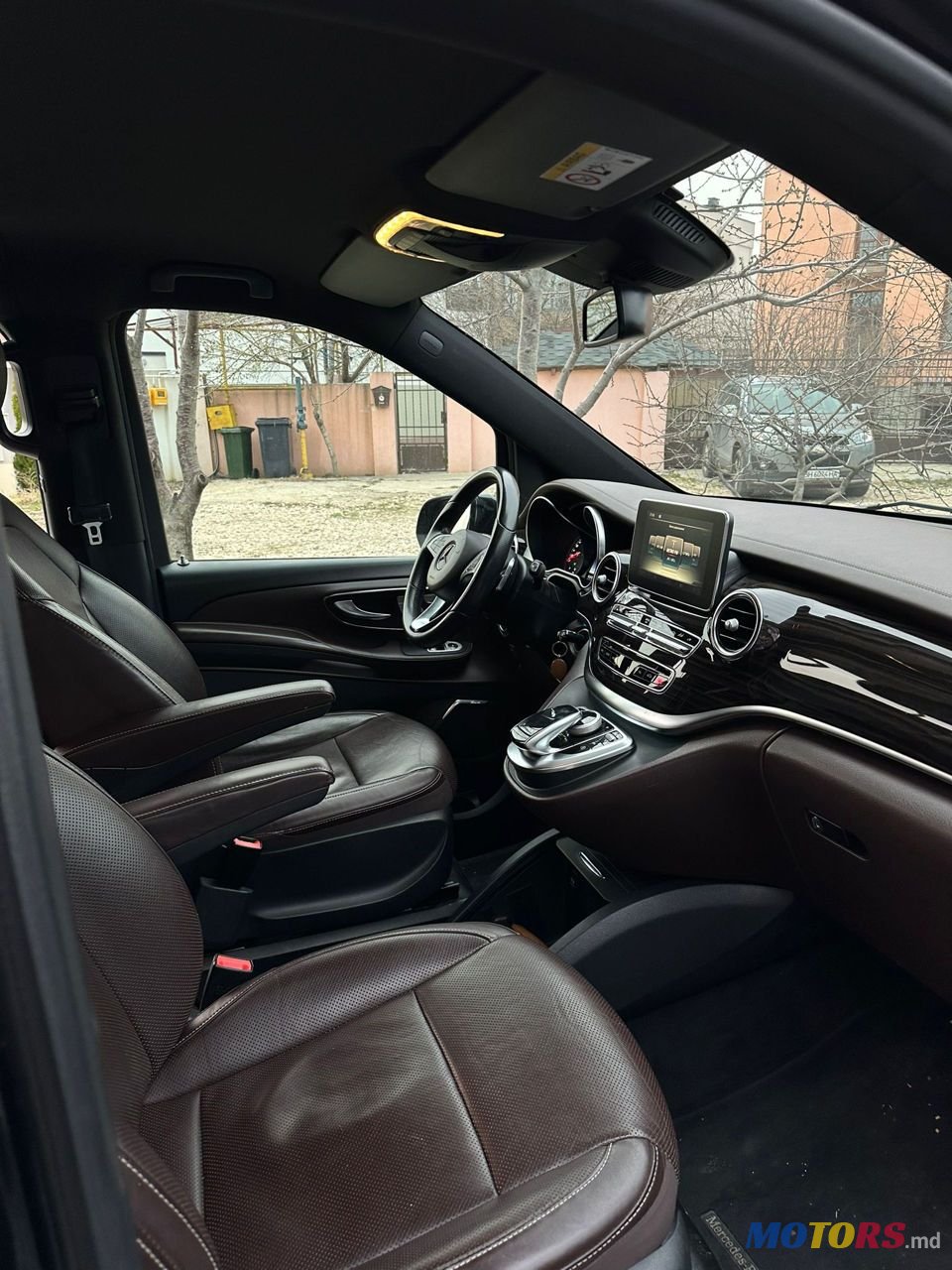 2017' Mercedes-Benz V-Class photo #3