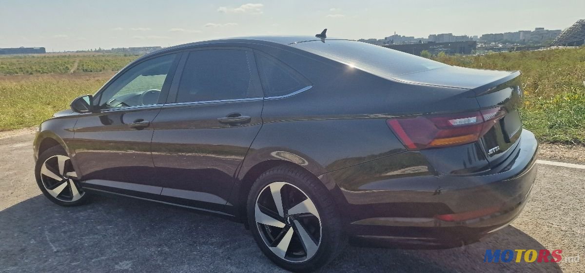 2018' Volkswagen Jetta photo #5
