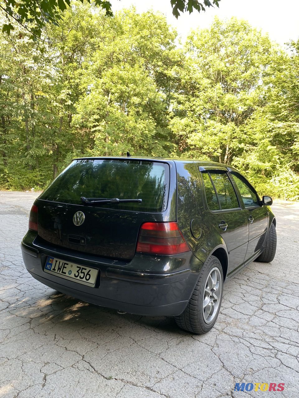 2001' Volkswagen Golf photo #4