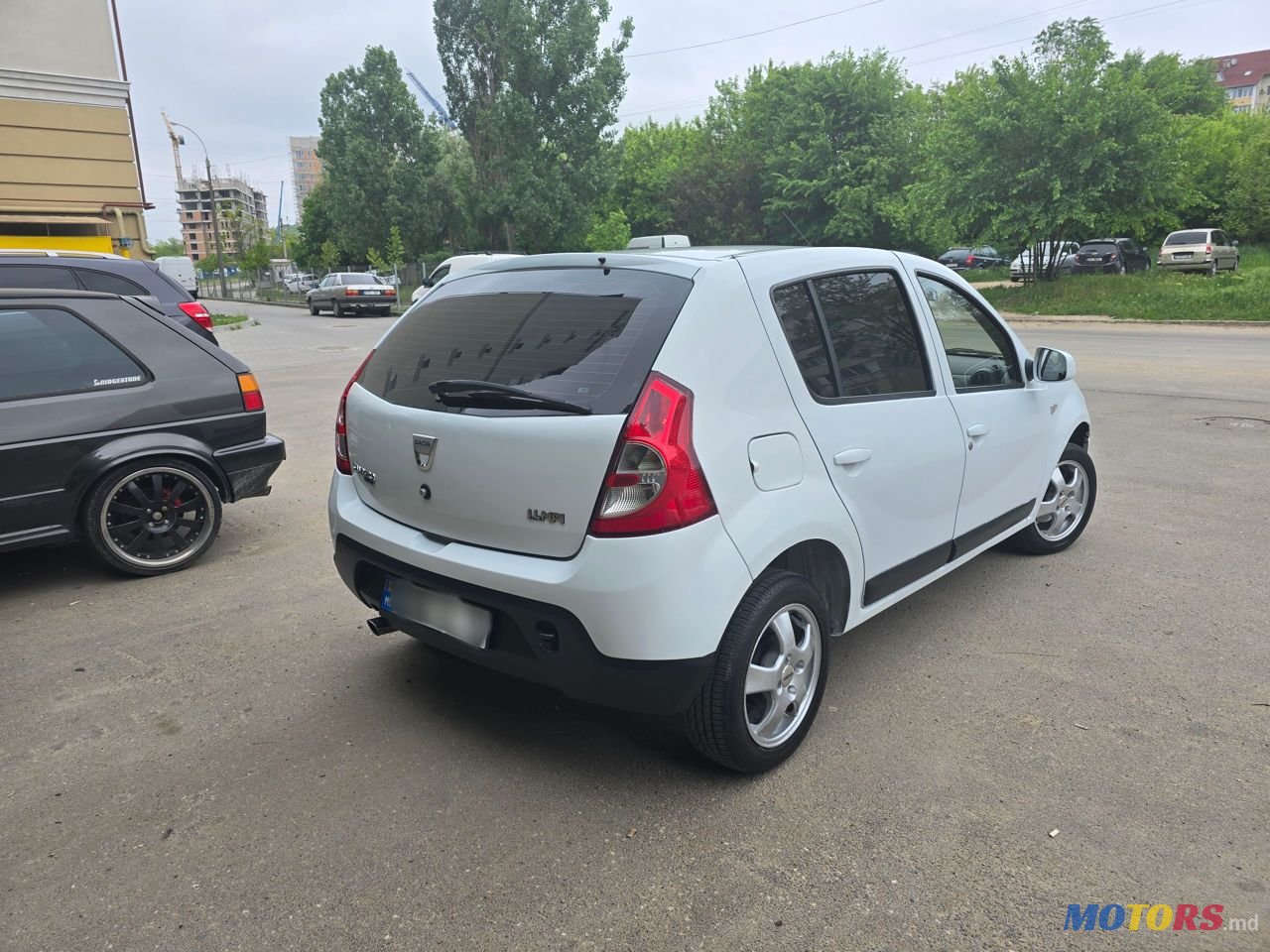 2009' Dacia Sandero photo #1