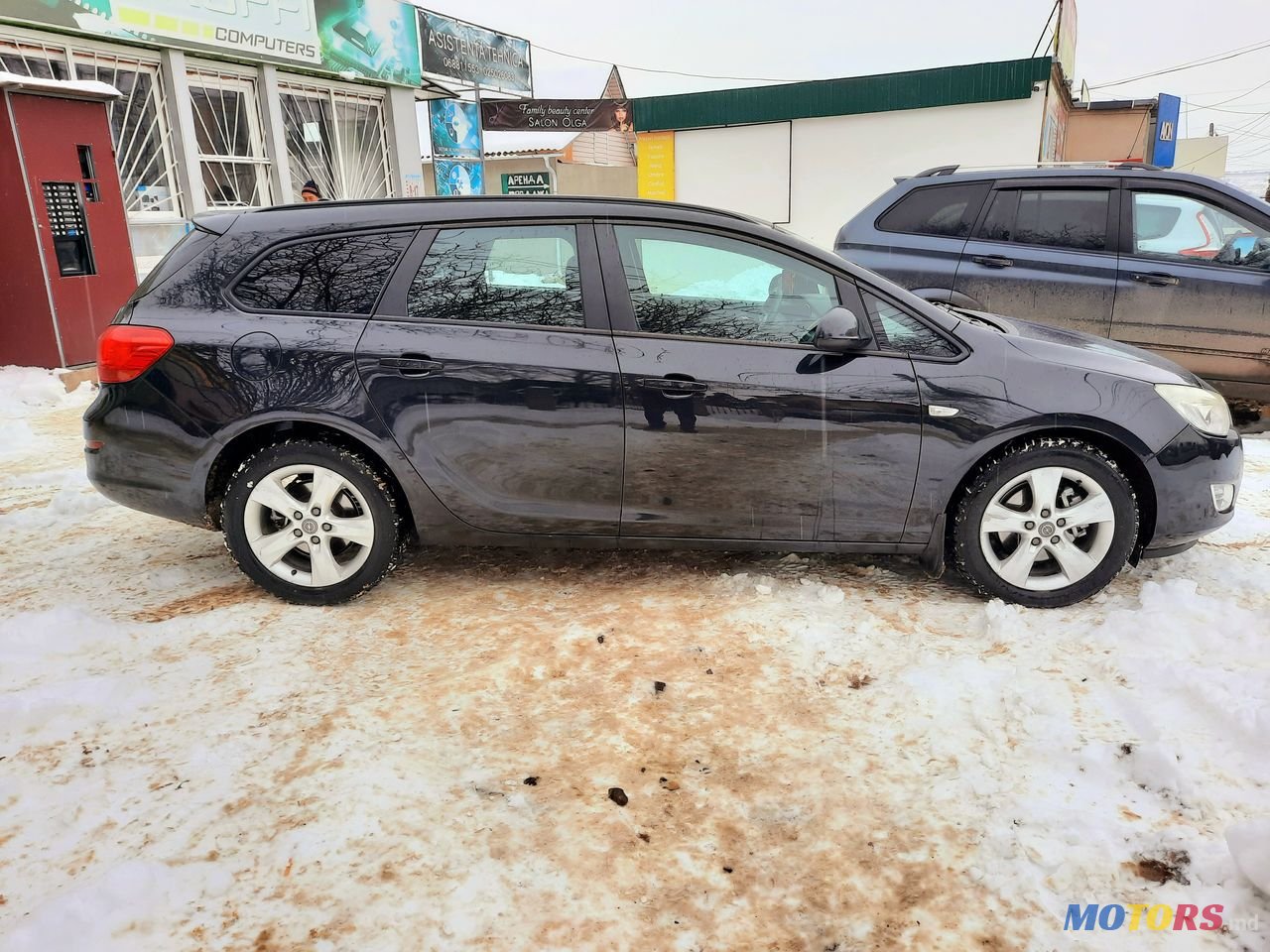 2011' Opel Astra photo #5