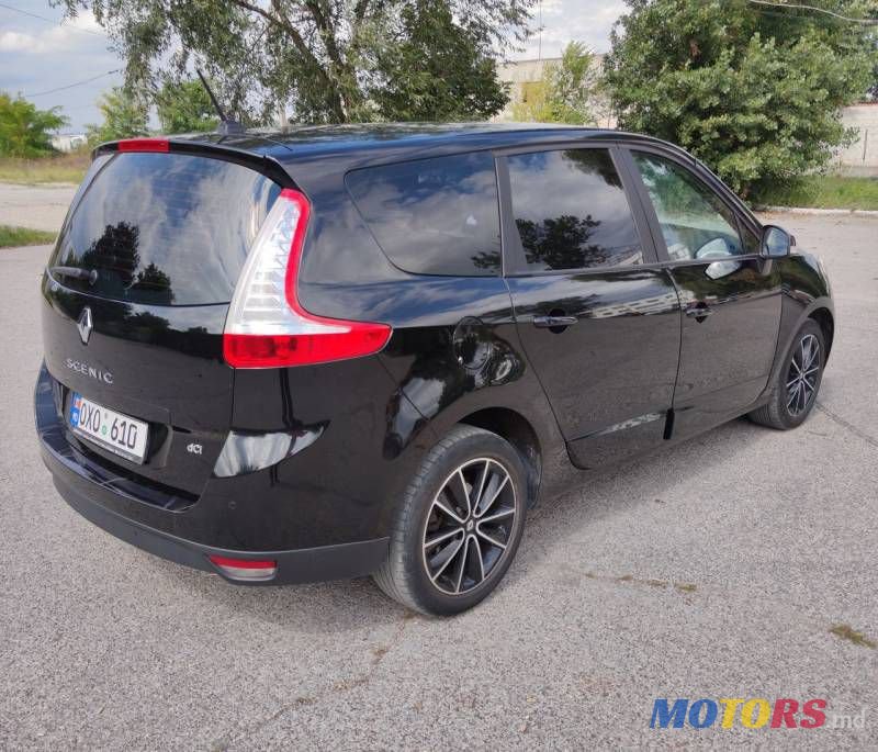 2013' Renault Grand Scenic photo #4