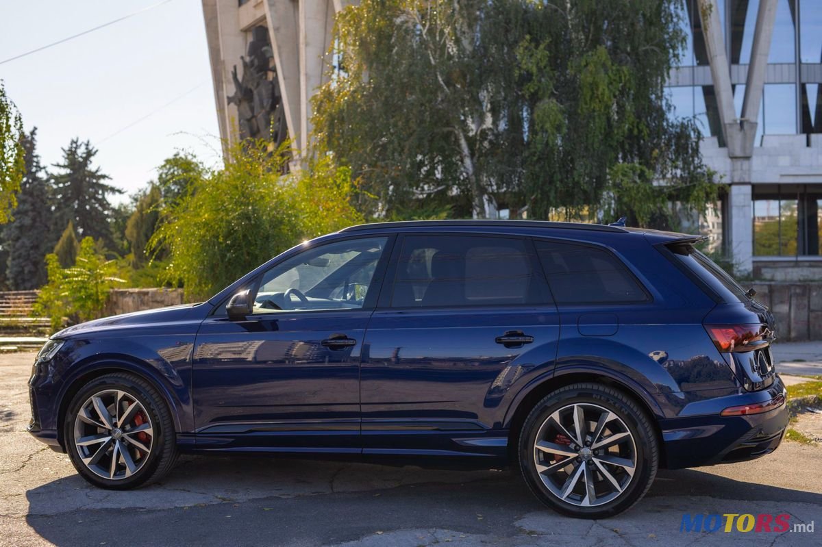 2020' Audi Q7 photo #4