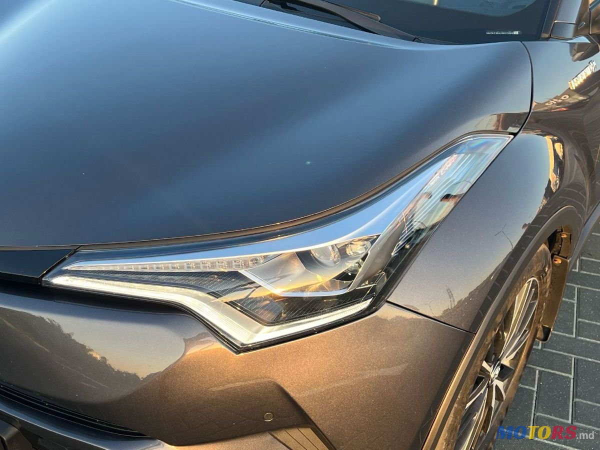 2018' Toyota C-HR photo #4