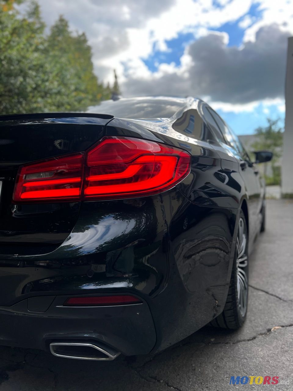 2017' BMW 5 Series photo #4