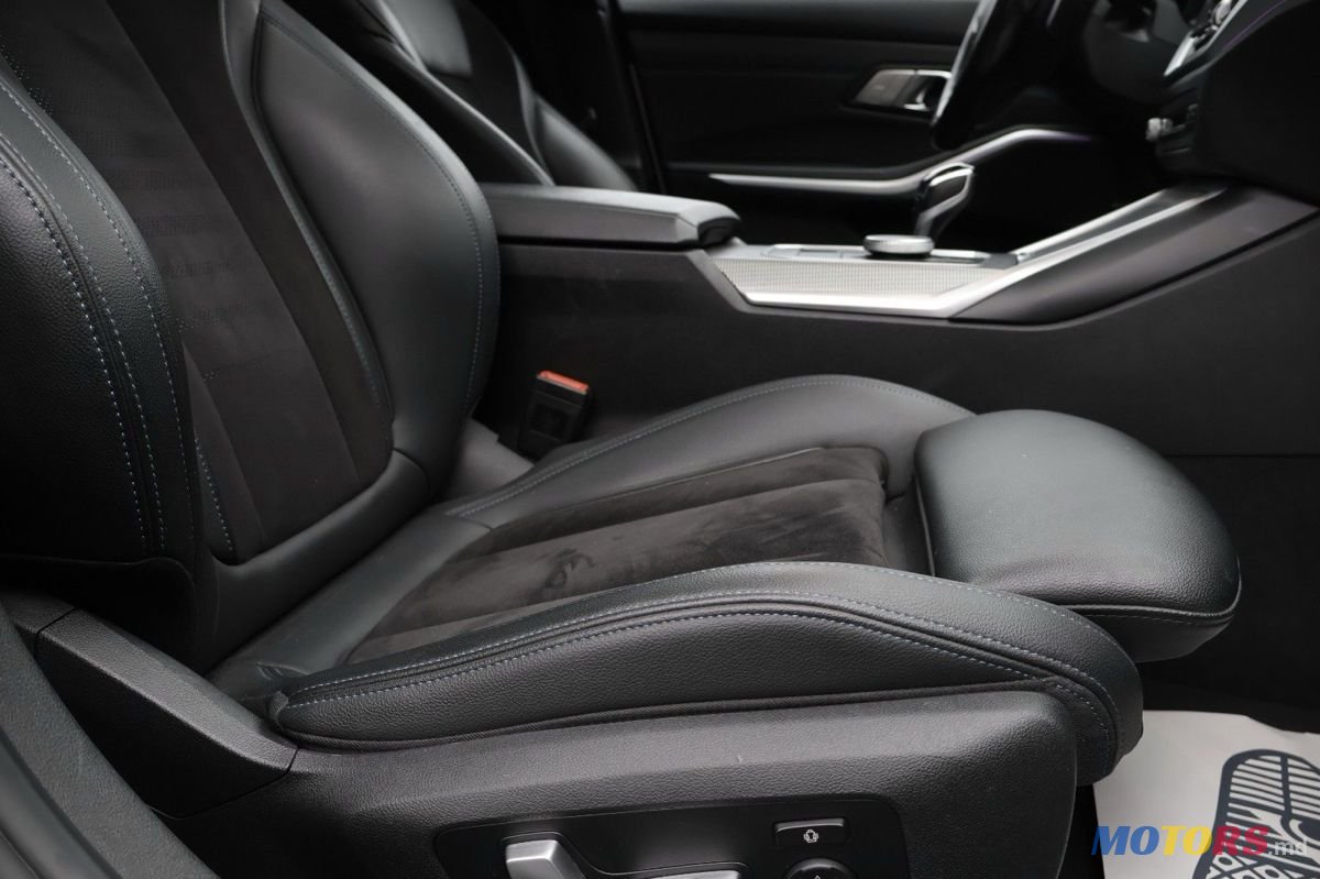 2020' BMW 3 Series photo #5