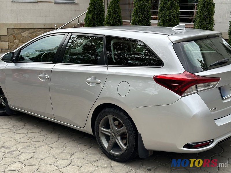 2016' Toyota Auris photo #3