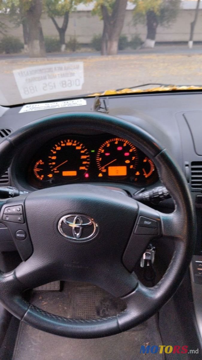 2008' Toyota Avensis photo #3