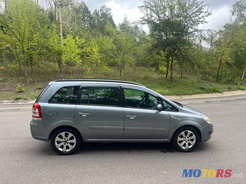 2009' Opel Zafira photo #5