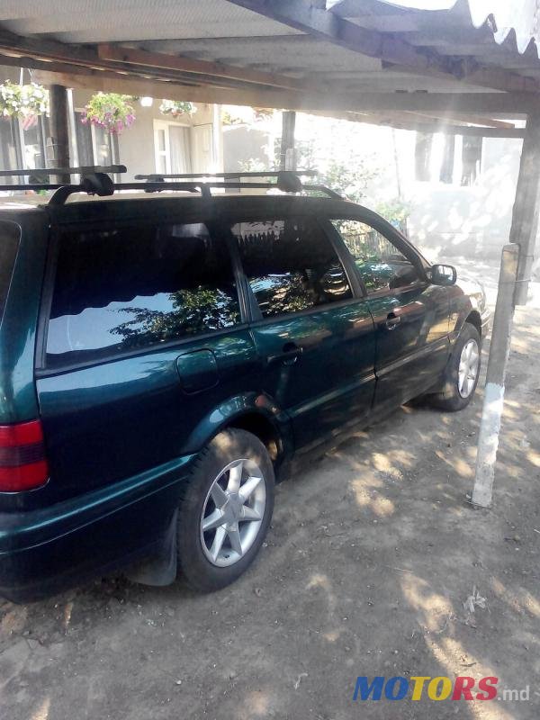 1995' Volkswagen Passat photo #1