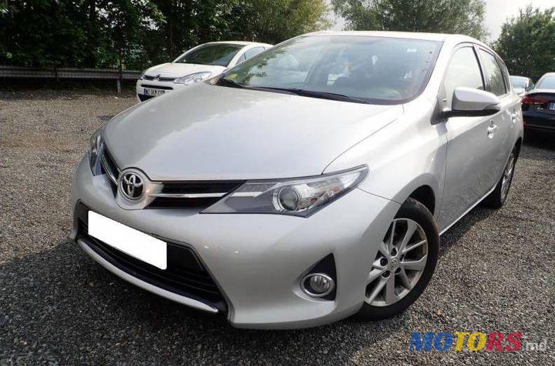 2014' Toyota Auris photo #1