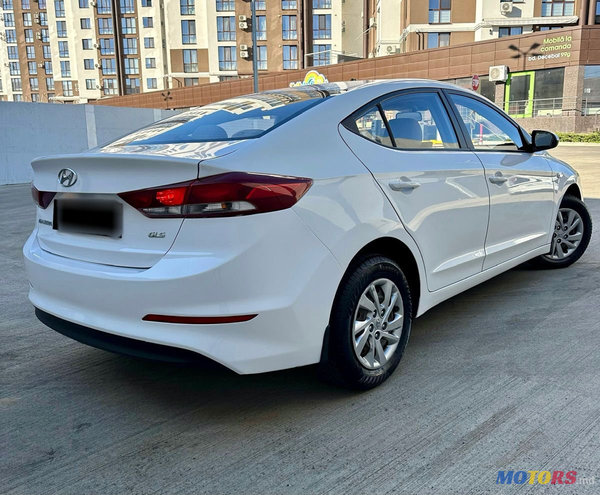 2017' Hyundai Elantra photo #4