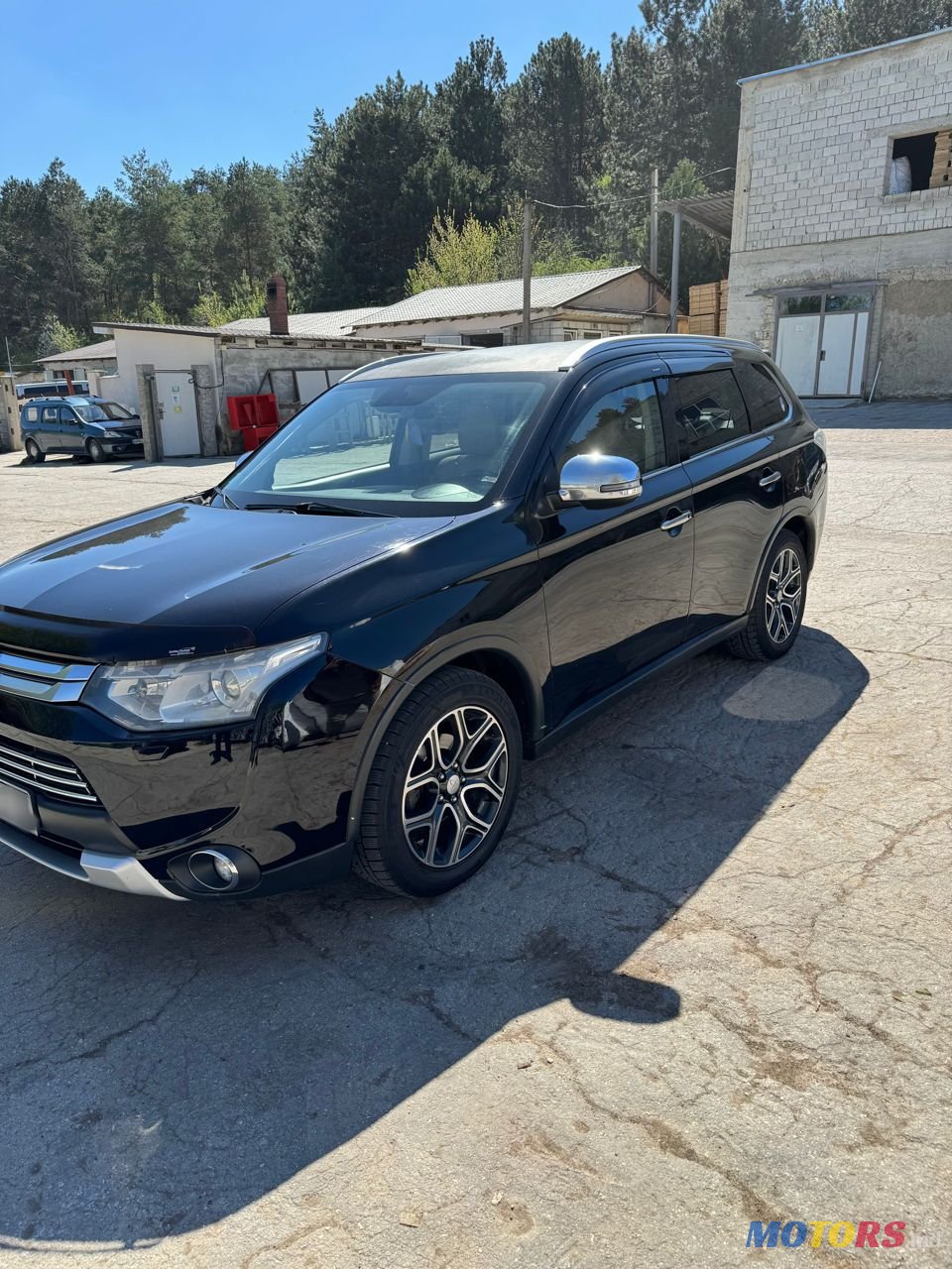 2014' Mitsubishi Outlander photo #4