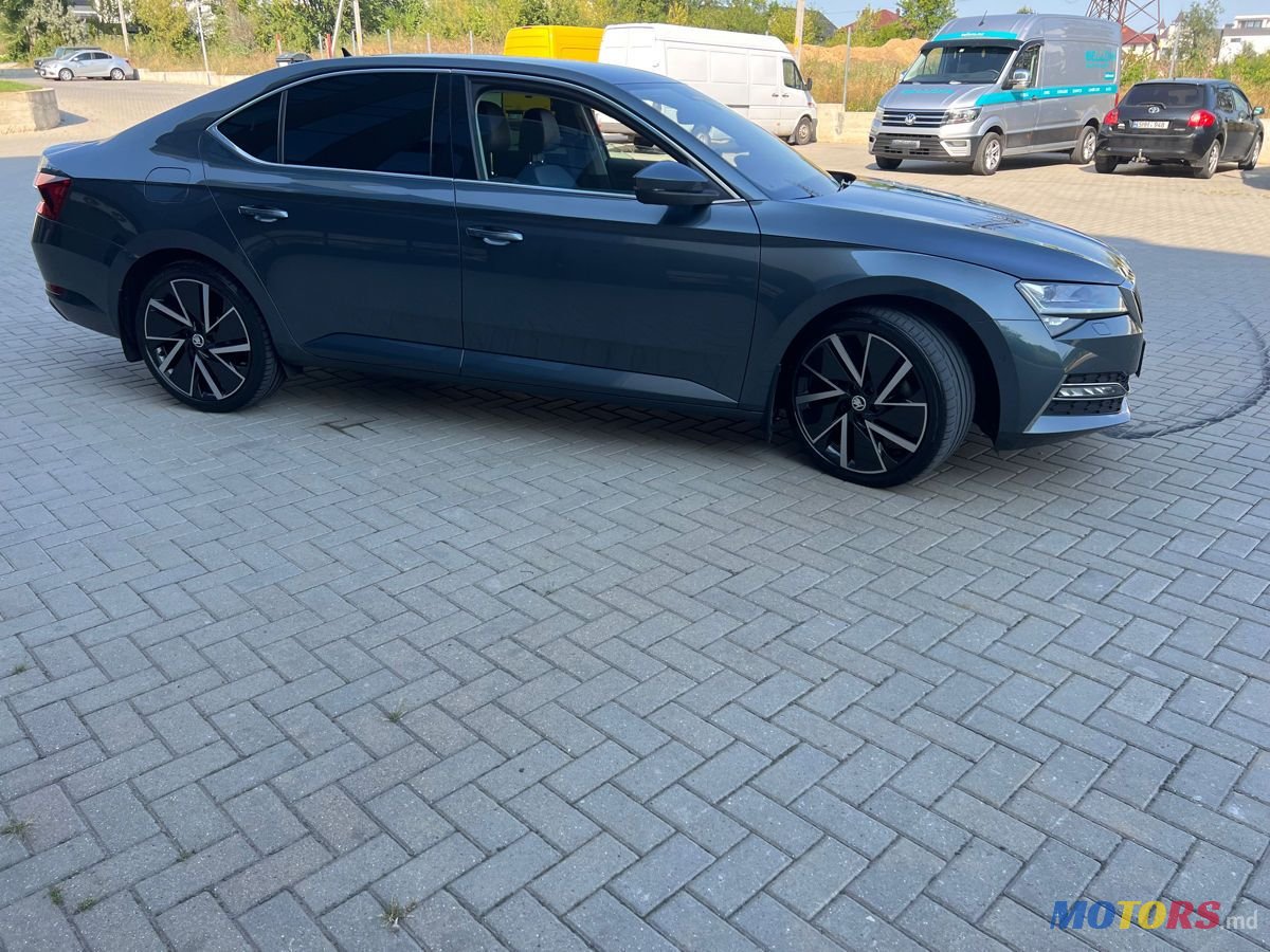2019' Skoda Superb photo #2
