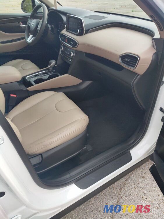 2019' Hyundai Santa Fe photo #6