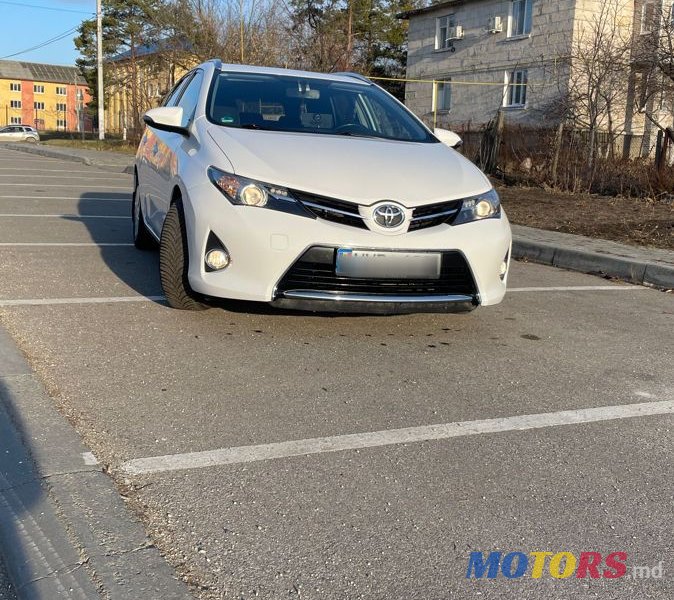 2015' Toyota Auris photo #2