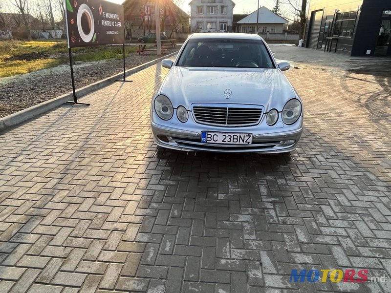 2005' Mercedes-Benz E Класс photo #1