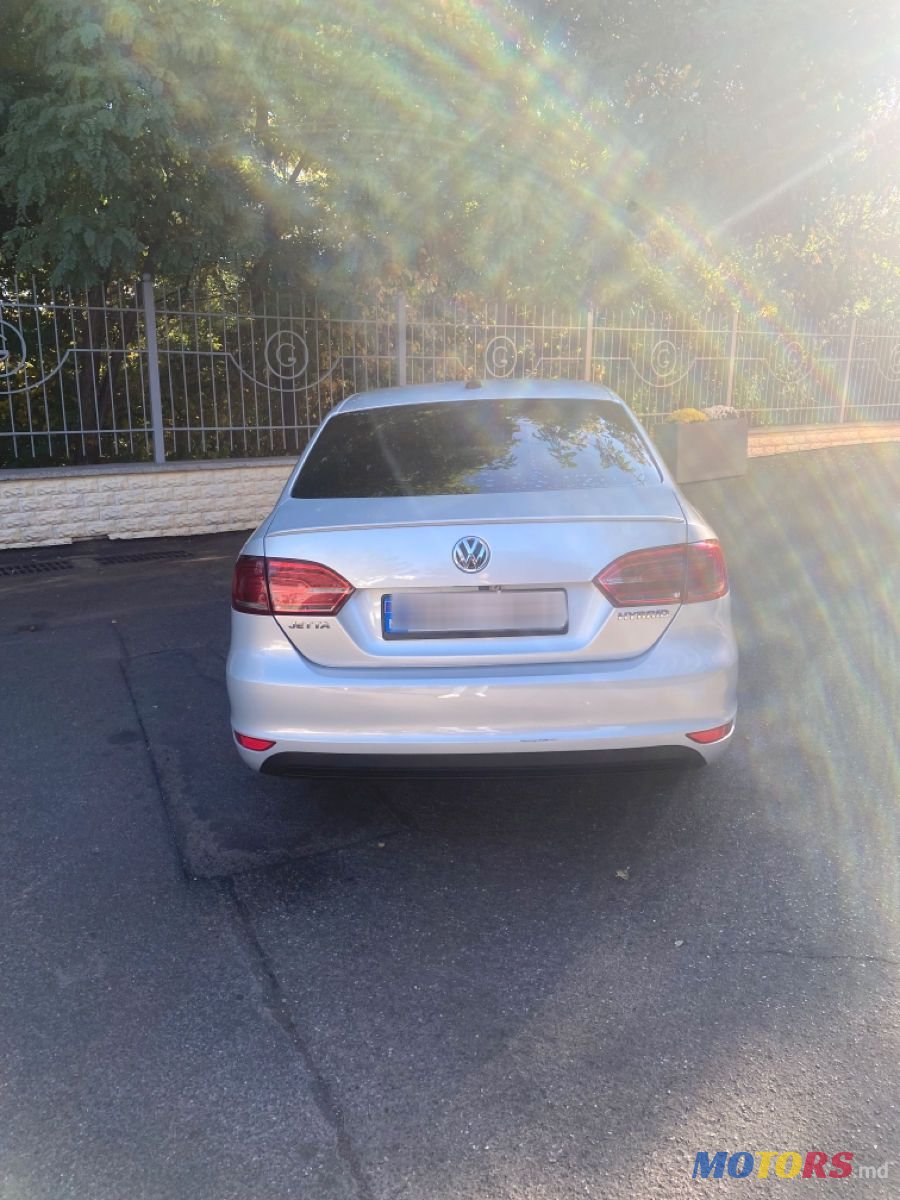 2012' Volkswagen Jetta photo #4