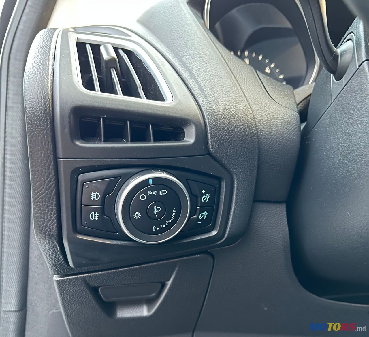 2015' Ford Focus photo #4