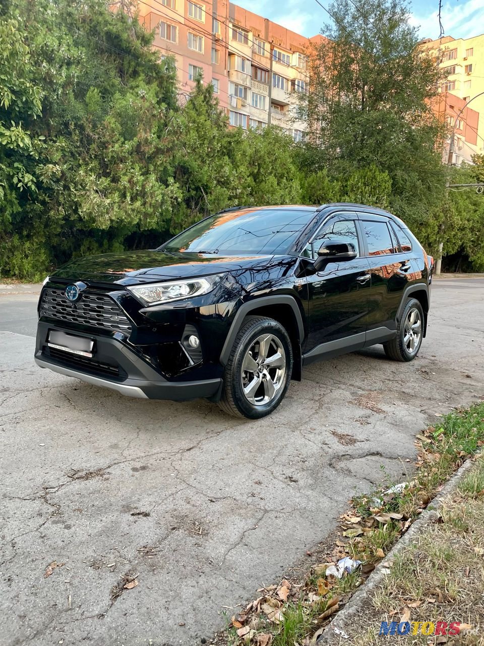 2020' Toyota RAV4 photo #2