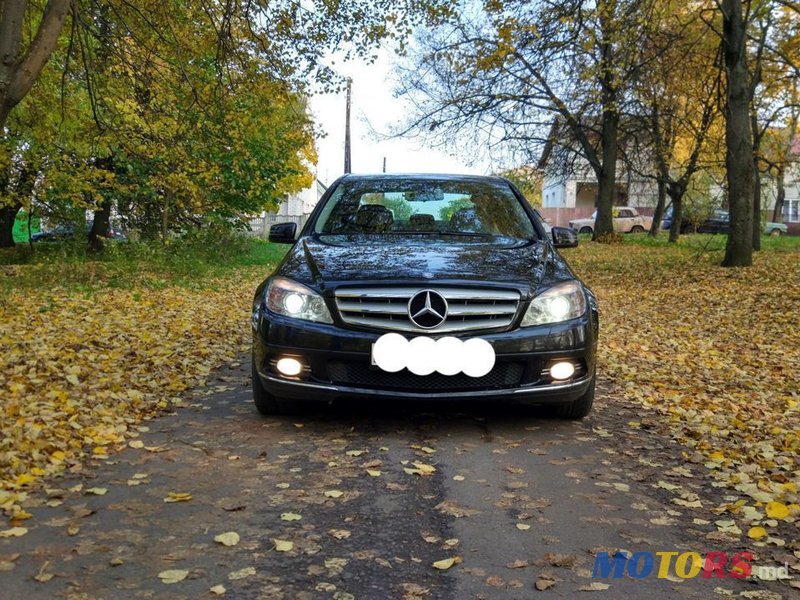 2009' Mercedes-Benz C Класс photo #2