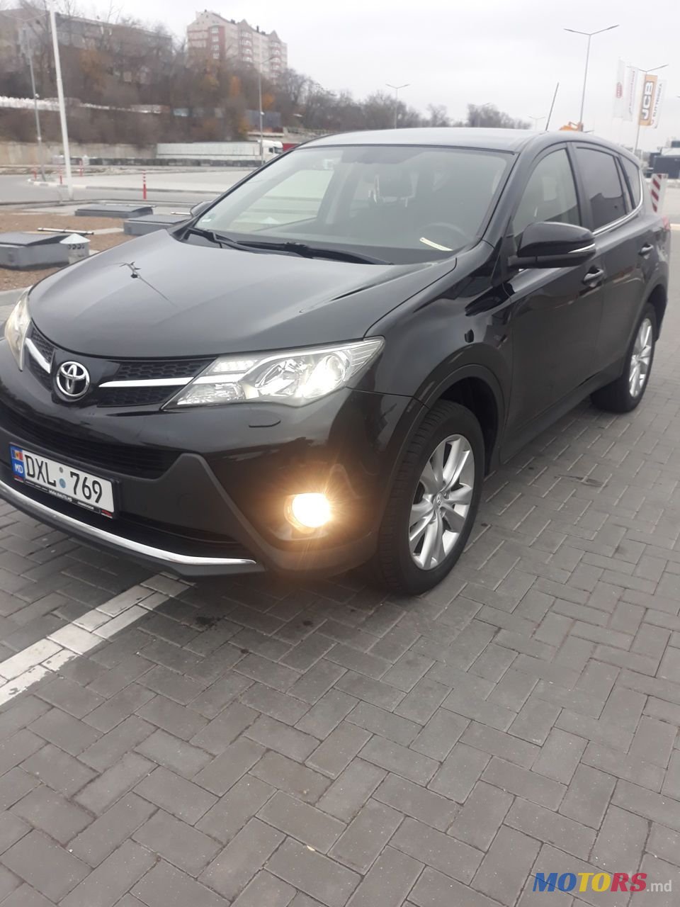 2015' Toyota RAV4 photo #5