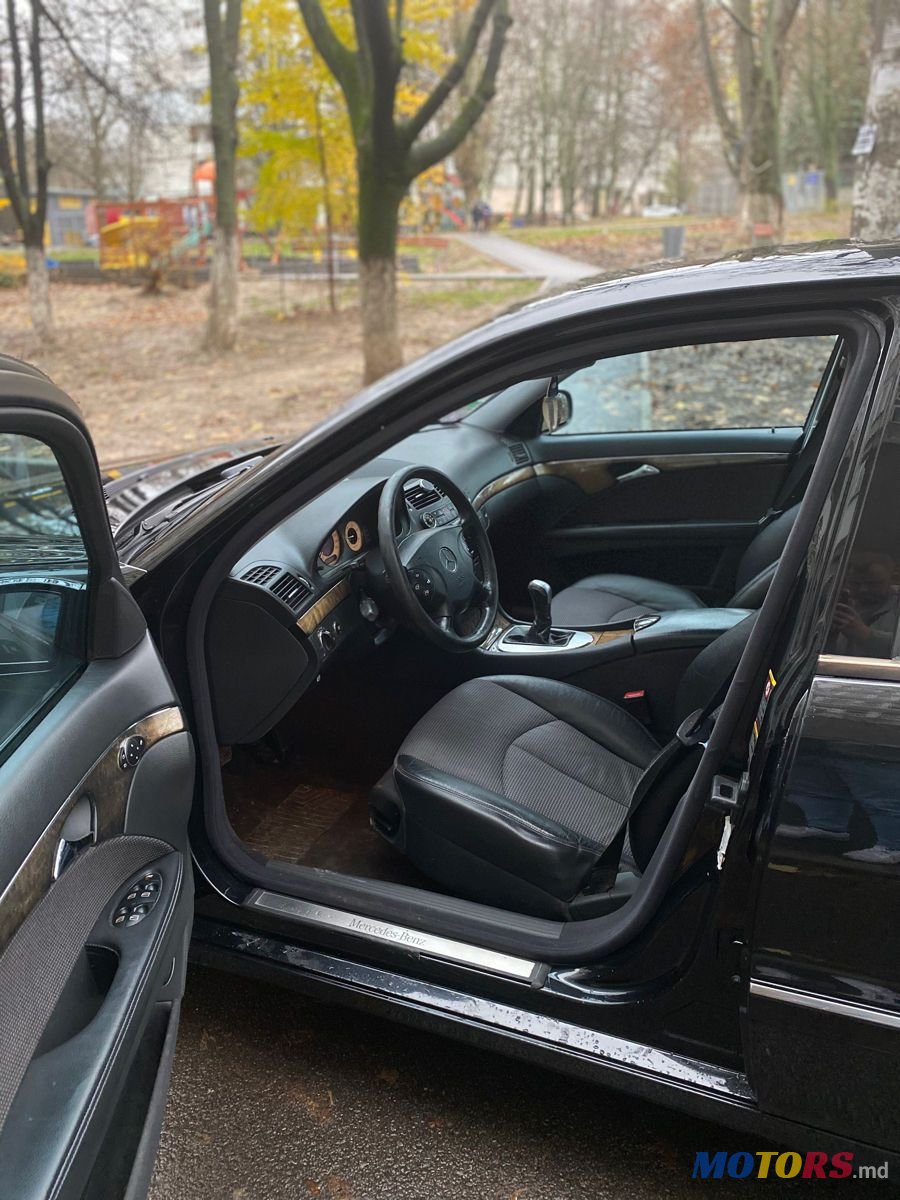 2004' Mercedes-Benz E Класс photo #5