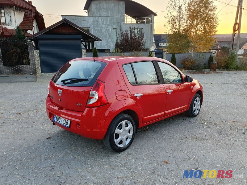 2009' Dacia Sandero photo #3