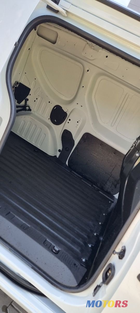 2024' Renault Express photo #5