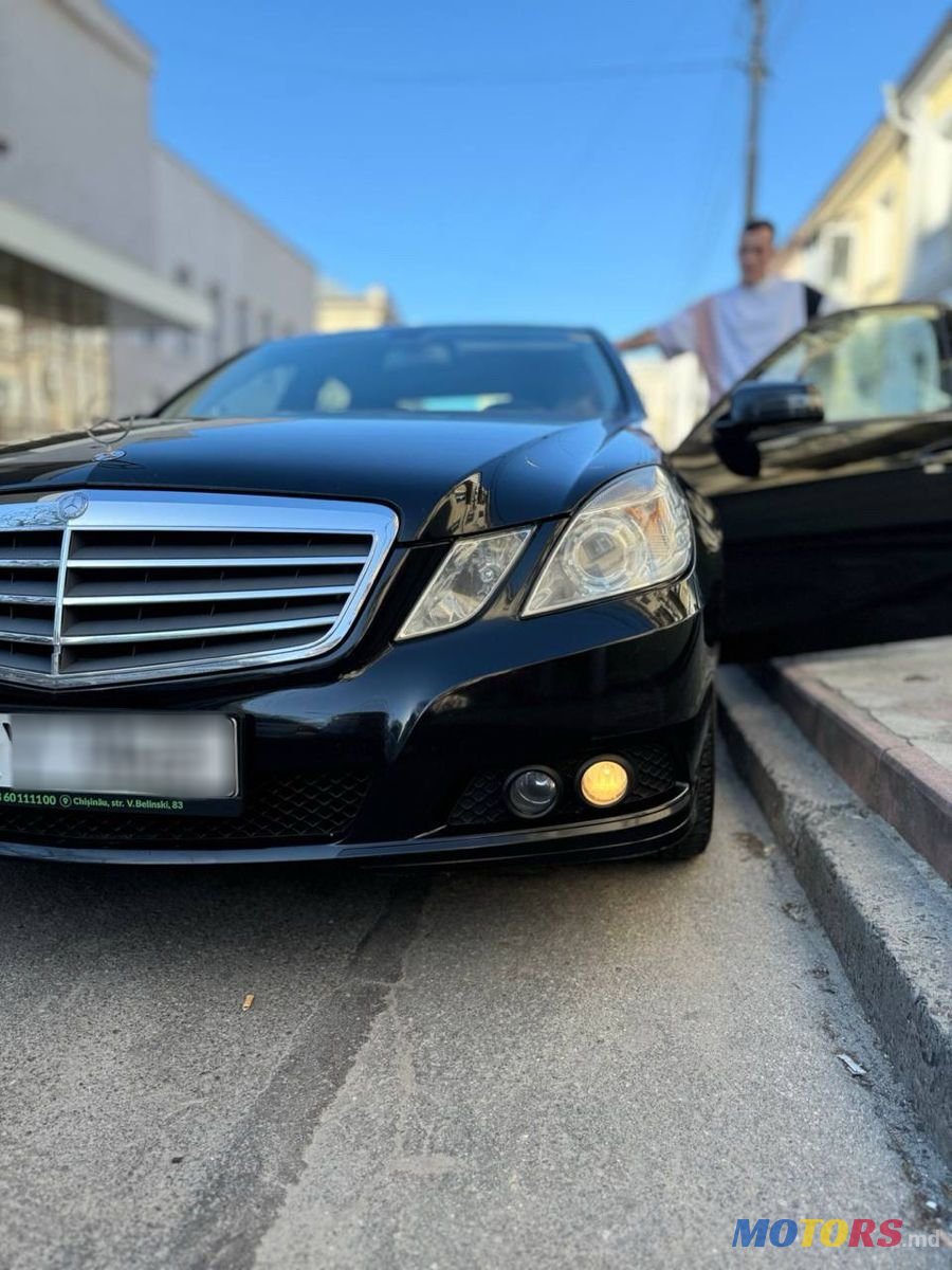 2009' Mercedes-Benz E-Class photo #3